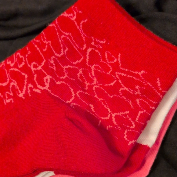 Kate Spade Vibrant Red,White and Pink Socks Perfect For Valentine's Day! - Picture 3 of 11